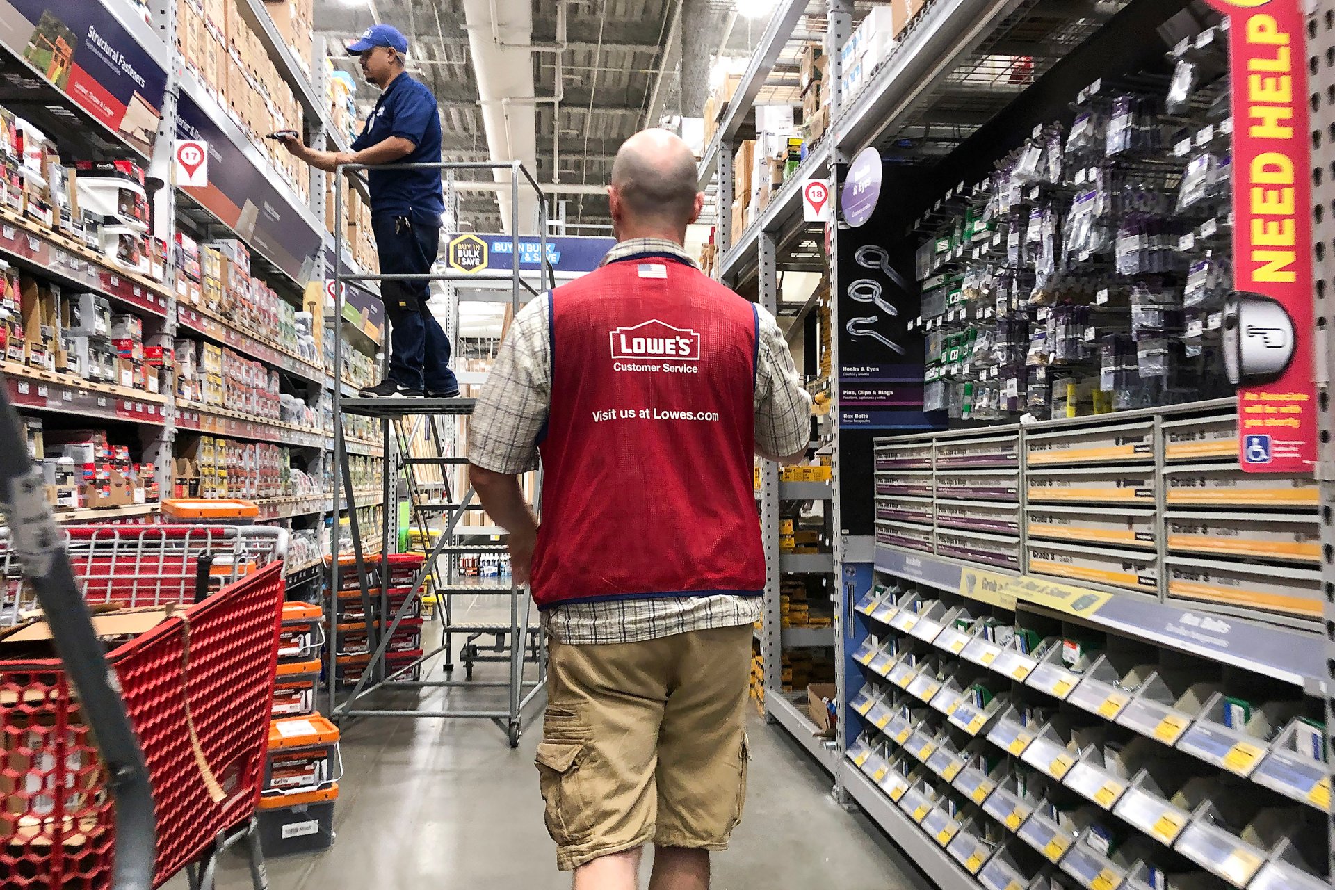 Discover The Benefits Of Working At Lowes How To Find An Online Job